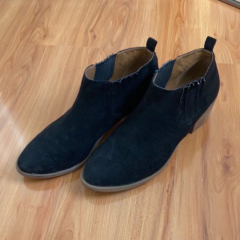 Melrose & Market suede-like black booties